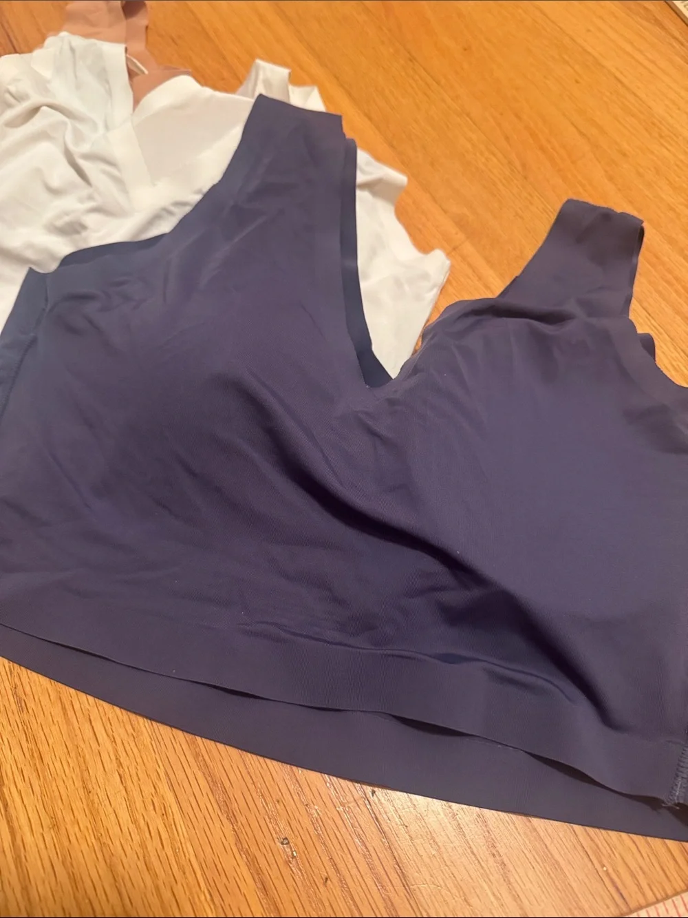 Nautica Seamless V-Neck Bralette Set - Navy, White, Nude (size large)